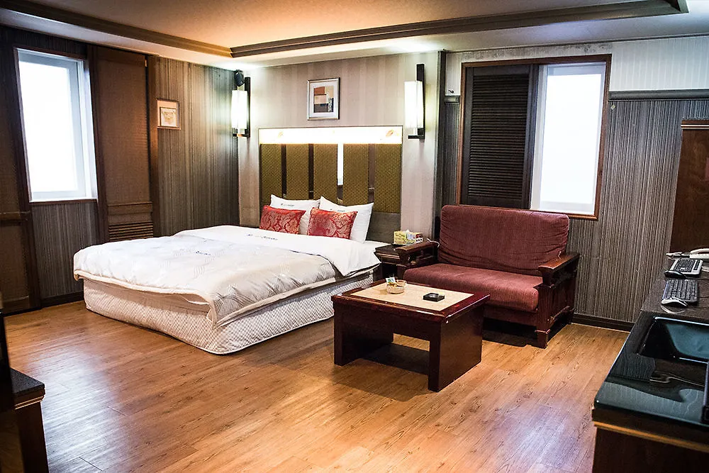 Seven Motel Busan 2*,